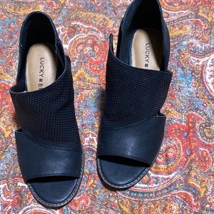 Black super cute booties